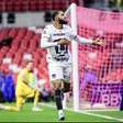 Juninho, ex-Flamengo, marca dois e garante vitória do Pumas no México