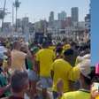 Apoiadores de Flávio Bolsonaro se reúnem no Farol da Barra, em Salvador
