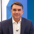 Flávio Bolsonaro cita Lula mais de 20 vezes durante os 40 minutos de sabatina na TV Globo