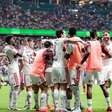 Flamengo vence Bahia, segue em 1º e amplia escrita contra Ceni