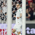 Palmeiras vence o Athletico e assume a liderança do Brasileirão