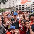 Chico Buarque participa de ato pró-Lula no Rio de Janeiro a uma semana do 2º turno: 'Estamos aqui contra a truculência'