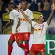 Remo e Bragantino empatam em jogo elétrico no Mangueirão