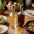Você colocou óleo de gergelim na comida, mas ele faz bem à saúde? E na pele? Veja como usar e quais são seus benefícios reais