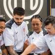 MasterChef Profissionais terá cabeças de frango na Caixa Misteriosa terça às 22h30; prova com vinho elimina chef