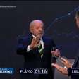 Lula se nega a ficar perto de Flávio Bolsonaro após pedido do senador: 'Com miliciano quero distância'