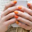 Cores de esmalte para outubro de 2026: pumpkin spice, verde matcha, marrom-castanho e muito mais