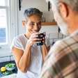 Sou especialista em saúde garanto: "Evite beber café durante as nove horas que antecedem o sono para que o corpo aproveite melhor os efeitos positivos da bebida"