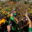 Flávio Bolsonaro reúne apoiadores em Manaus e promete 'tirar Moraes' em discurso