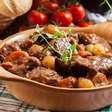 Para o Chef Damien, não há dúvida: se a carne do seu bife borgonhesa está dura, a culpa é deste erro comum