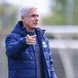 Ex-Grêmio, Luís Castro evita polêmica após críticas de Renato