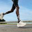 ASICS lança GEL-SLOWCUSH para corridas leves e maior conforto
