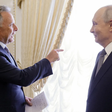 Enviado de Trump para a Rússia elogia Putin como um grande 'humanitário'