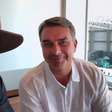 Gusttavo Lima posta vídeo com Flávio Bolsonaro e pede que senador mantenha programas sociais se eleito