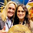 Nicko McBrain diz ter indicado Aquiles Priester para ocupar seu lugar no Iron Maiden