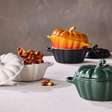 Le Creuset lança coleção de Halloween com peças temáticas e versáteis