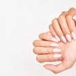 Como fazer as unhas crescerem fortes? Especialistas indicam 6 cuidados essenciais