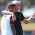Athletico terá mudanças na defesa diante do Vitória; veja escalação