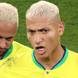 'Uma coisa é copiar o Neymar, outra é realmente se tornar um jogador profissional': em 2020, Richarlison detalhou sua jornada de superação no futebol e passado como vendedor de picolé e bombons; atacante tinha jogador do Santos como ídolo e fez até tatuagem, mas hoje os dois estão de lados opostos na política