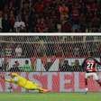 Veja quem perdeu os pênaltis que levaram a eliminação do Flamengo na Libertadores