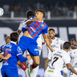 Santos e Bahia empatam em noite de temporal na Vila Belmiro