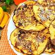 Pãozinho de banana rápido feito na frigideira para garantir um café da manhã super saboroso