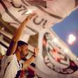 Emissora flagra reação da torcida do Vasco após gol da vitória contra o Corinthians