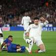 Barcelona e Real Madrid travam duelo bilionário fora de campo