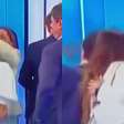 Quem critica Andréia Sadi por abraçar bolsonaristas na Globo precisa entender como funciona a relação de jornalistas com políticos
