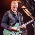 Josh Homme revela combater solidão em turnês com Queens of the Stone Age
