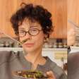 Amo quiabo e acabei de aprender a melhor receita possível com esse vegetal: com shoyu e limão, este preparo ensinado por Irina Cordeiro, do 'MasterChef Brasil', é ideal para uma noite preguiçosa