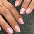 Prefere unhas mais naturais? Confira 7 inspirações para a próxima manicure