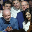 Lula diz ter derrotado a 'mentira', exalta juventude e fala em regulação das redes no 1º discurso após ser reeleito