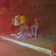 Vídeo mostra confusão e homem sendo espancado em cidade de Goiás após eleição