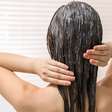 Entenda como o uso correto do condicionador deixa seu cabelo mais bonito