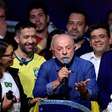 'Quem não deve, não teme', diz Lula sobre fuga de Flávio aos EUA