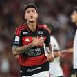 Em jogo eletrizante, Flamengo vence o Atlético-MG no fim e se mantém na liderança do Brasileirão