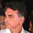Quais seriam os caminhos possíveis para Flávio Bolsonaro ficar legalmente nos EUA