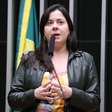 Sâmia Bomfim pede que Flávio Bolsonaro perca mandato após fuga para os EUA