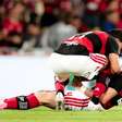 Pênalti no fim para o Flamengo irrita rivais na web: "Piada"