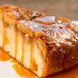 Torta de banana caramelada: receita fácil e irresistível para o café