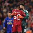 Liverpool supera o Chelsea nos pênaltis e está nas quartas de final da Copa da Liga Inglesa