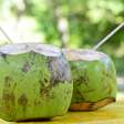 Conheça os benefícios da água de coco, excelente aliada na hidratação
