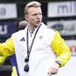 Fenerbahçe anuncia ex-Liverpool como técnico interino