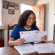 Filha de mãe não alfabetizada, aluna da rede pública do Ceará passa em Harvard e em mais 3 universidades internacionais com 17 anos
