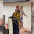 Polícia identifica mulher que fez saudação nazista durante eleições no Rio de Janeiro