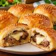Hamburgão de forno: uma refeição prática, saborosa e com recheio de carne e queijo