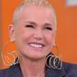 Aos 63, Xuxa grava na Globo com roupa curtíssima e pernões sarados roubam a cena