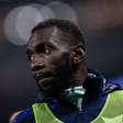 Yannick Bolasie manda recado para Jonathan Jesus, do Cruzeiro