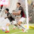 Lucho Acosta se torna herói e mostra força do banco do Fluminense